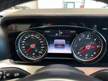 MYAUTOCENTER – Gebraucht- und Jahreswagen mit Werkstattservice in Pfaffenhofen Mercedes-Benz E 200 d *LED*Kamera*PDC*