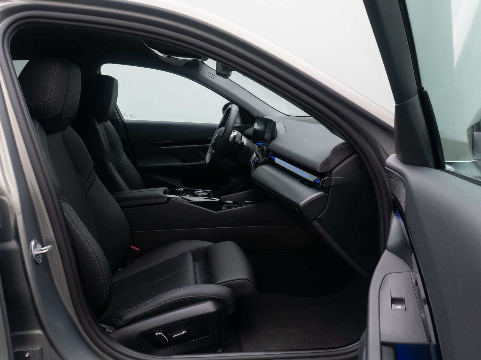 Fahrzeugabbildung BMW 520d Kamera DAB Leder DrivAss Alarm Sport 18Zoll