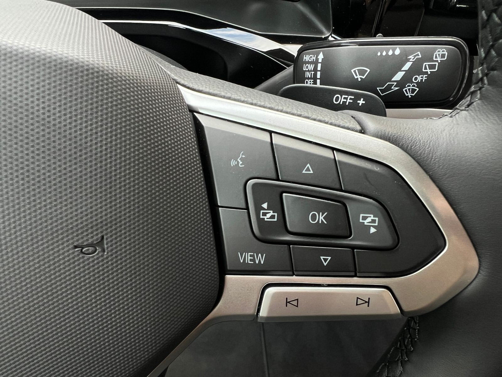 Fahrzeugabbildung Volkswagen Multivan T7 Life 1.5 TSI eHybrid 4MOTION DSG *AH