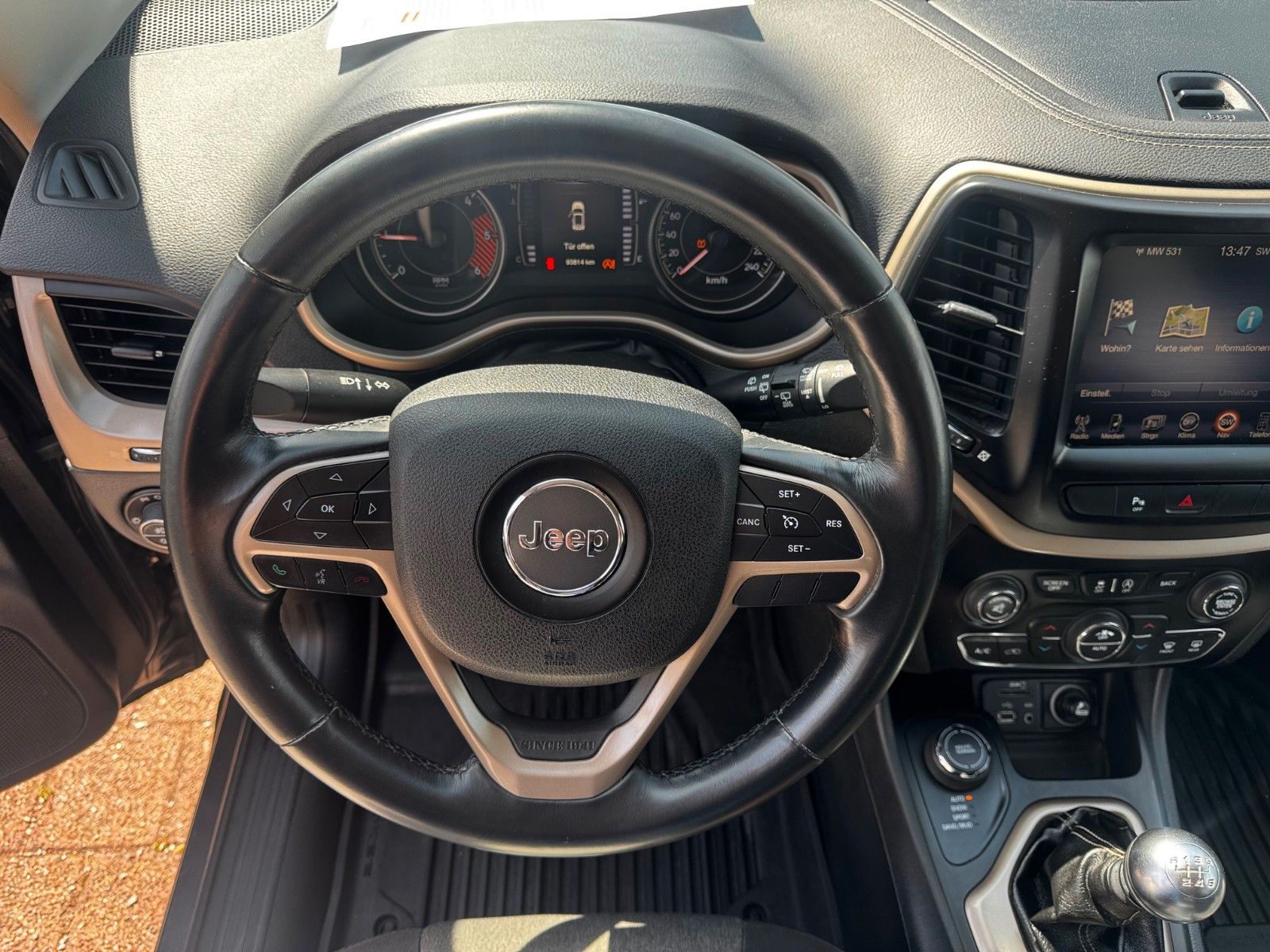 Fahrzeugabbildung Jeep JEEP CHEROKEE LONGITUDE 2.0L 4WD ALLRAD