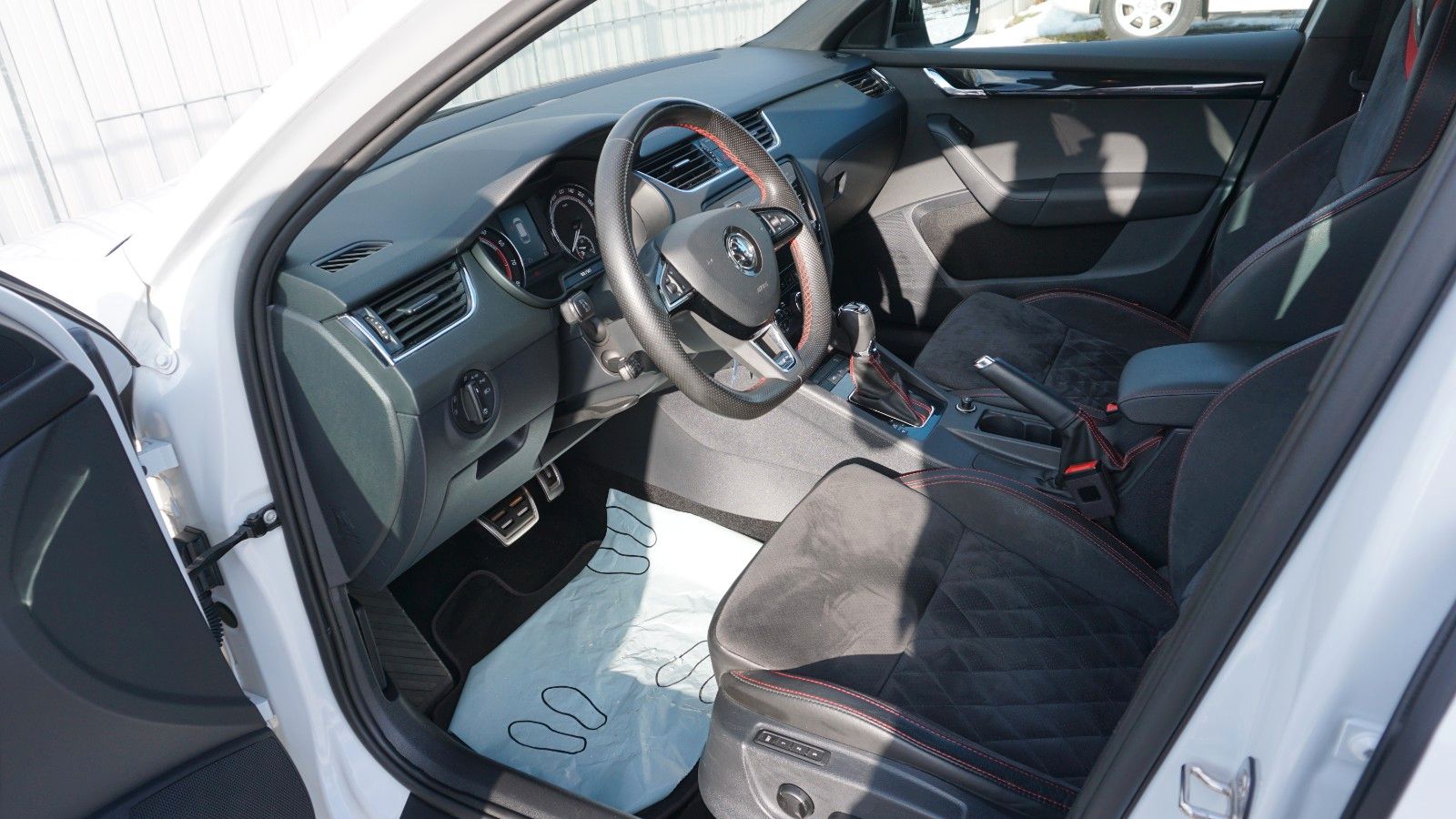 Fahrzeugabbildung SKODA Octavia Combi RS,DSG, Navi,ACC,Memory,LED,+WR