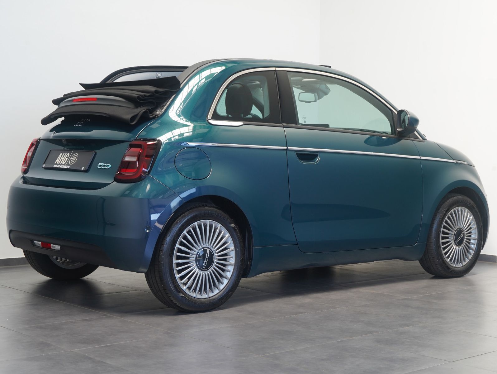 Fahrzeugabbildung Fiat 500e Cabrio 87KW/42kWh/DC-LADEN/CARPLAY/DAB/SOH