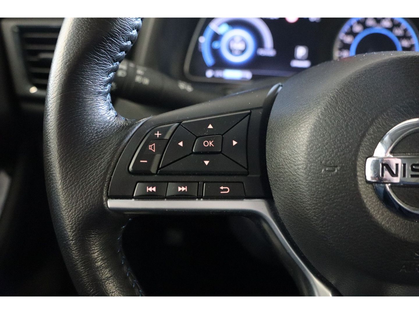 Fahrzeugabbildung Nissan Leaf 40 kWh Connect EV ACC Blis DAB Navi Kamera