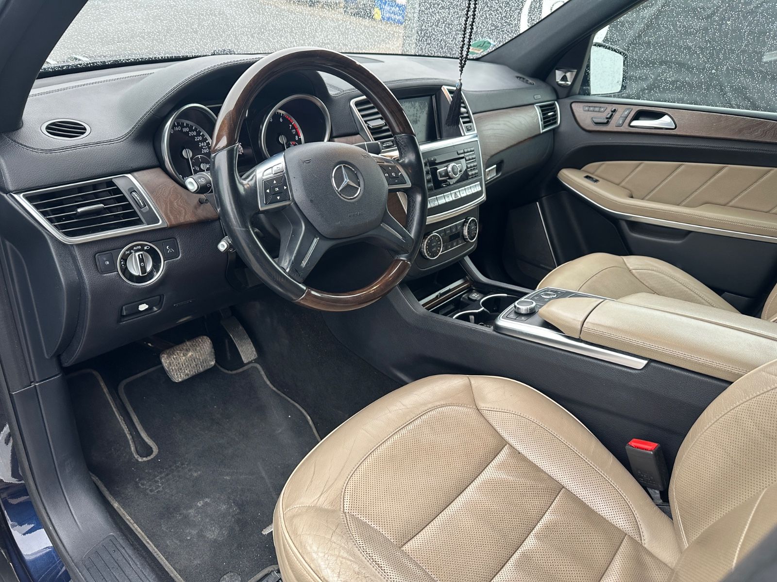 Fahrzeugabbildung Mercedes-Benz GL 500 4Matic AMG/7 Sitze/Navi/ILS/Pano/Kam/AHK