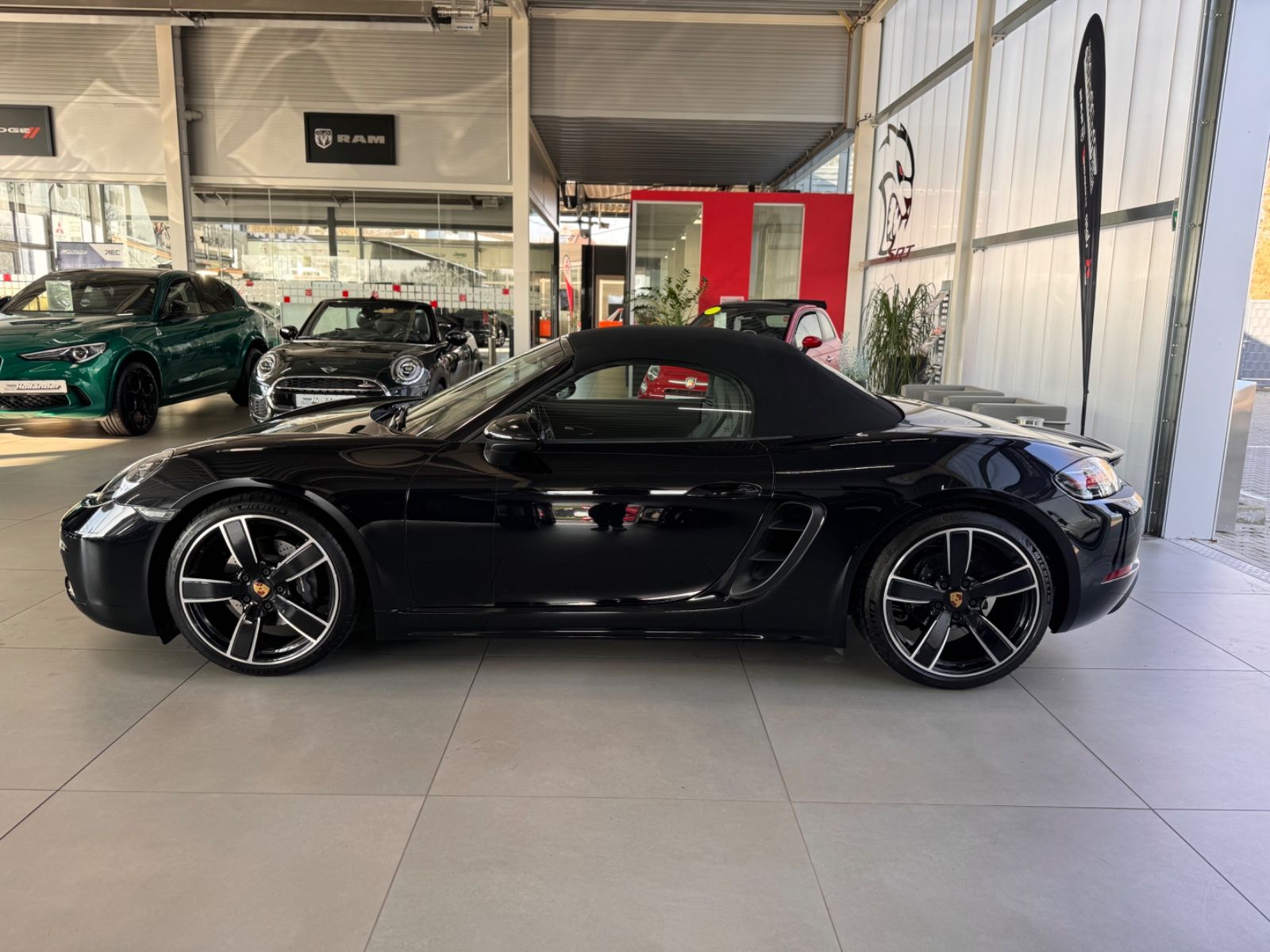 Fahrzeugabbildung Porsche 718 Boxster 2.0 "Bi-Xenon PASM Sport-Auspuff"