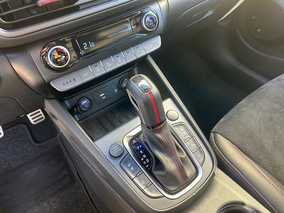 Fahrzeugabbildung Hyundai KONA 1.6 AT N LINE AHK SITZ/NAV/ASS-P GARANTIE28