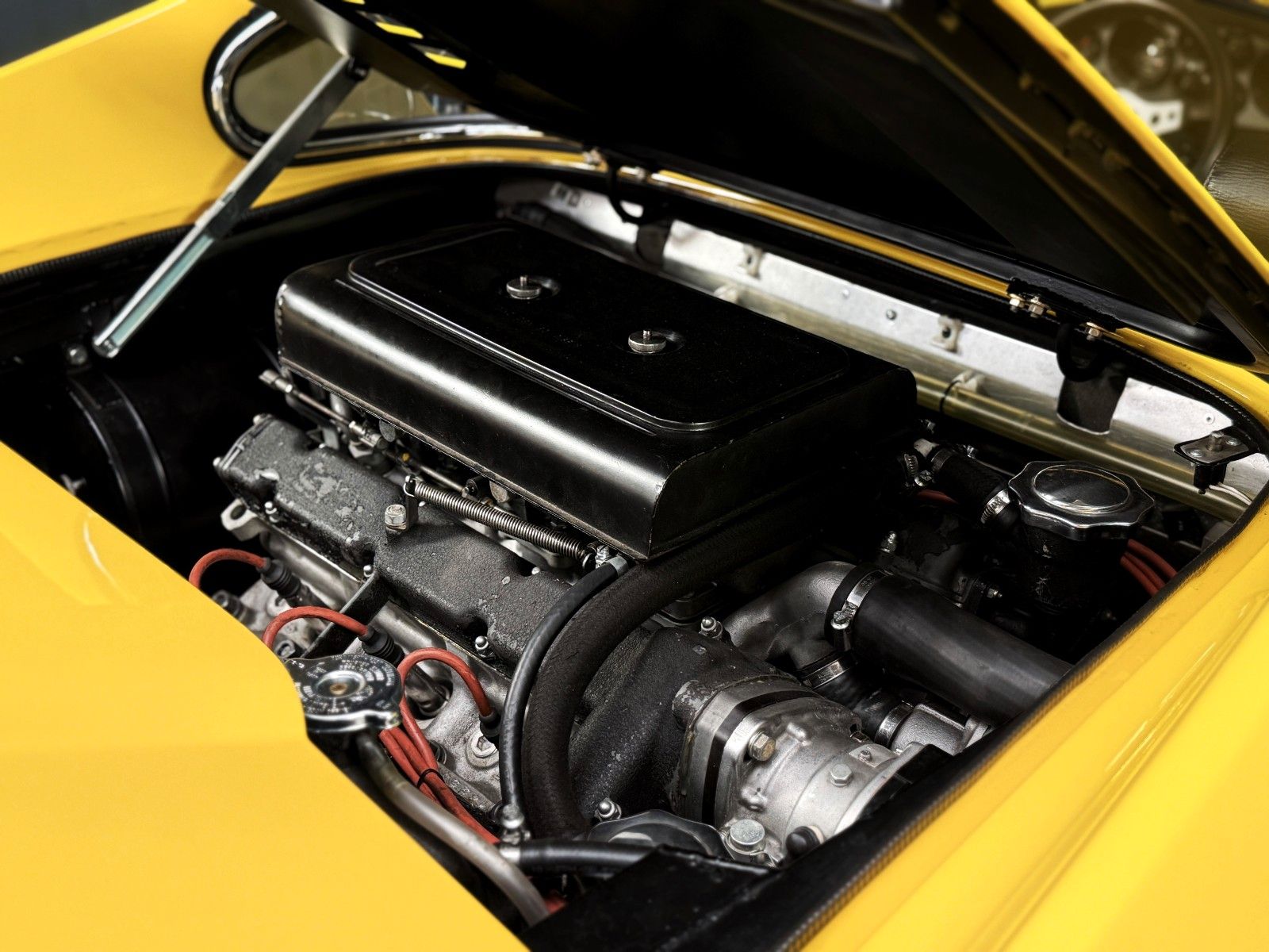 Fahrzeugabbildung Ferrari Dino 246 GT + Giallo Fly + Vollrest. + Zustand 1