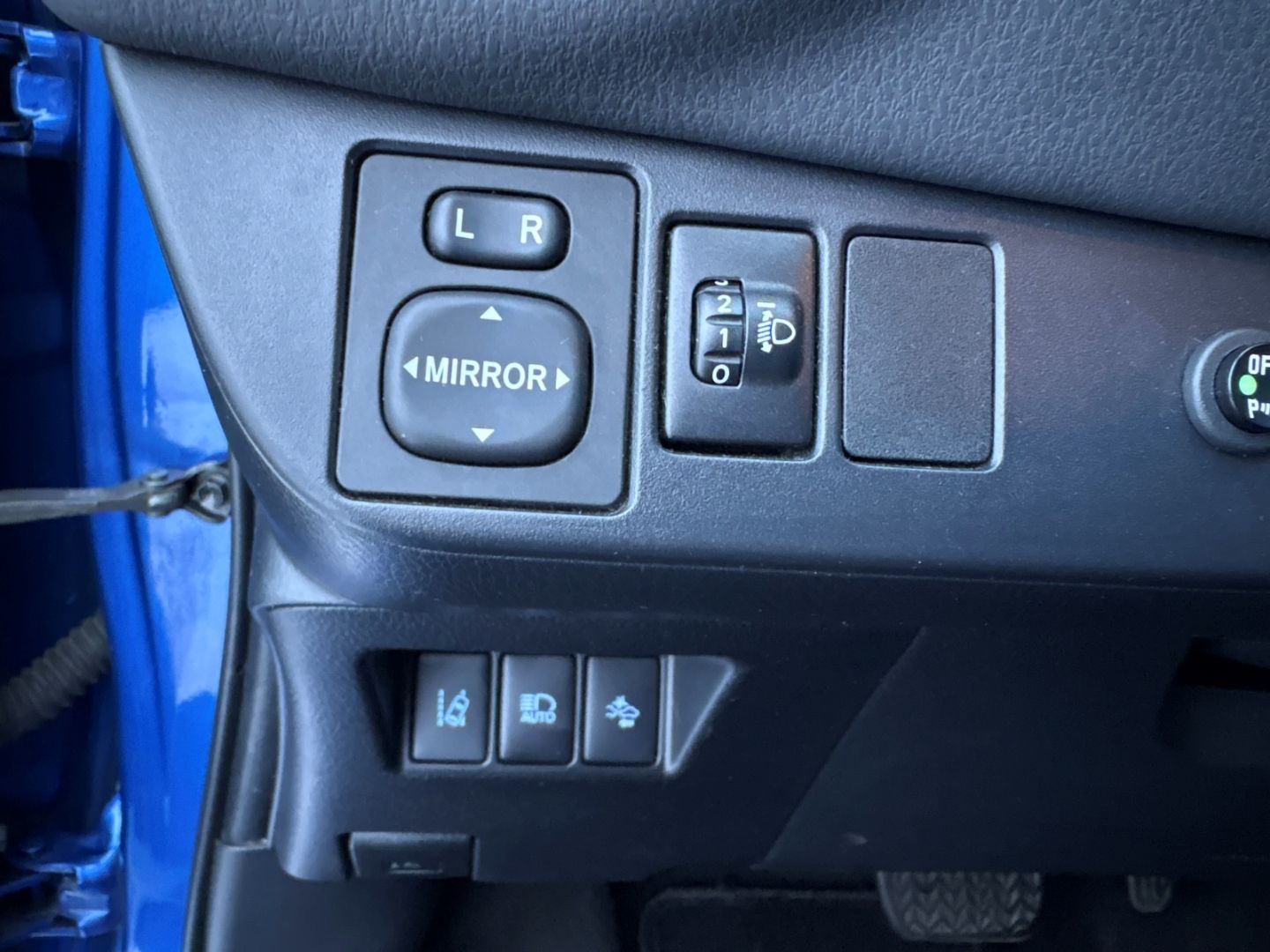 Fahrzeugabbildung Toyota Yaris Hybrid Comfort KLIMA PDC v/h