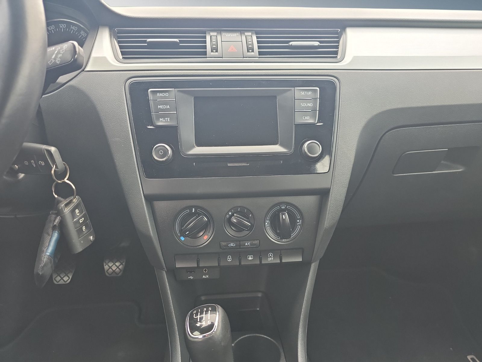 Fahrzeugabbildung SKODA Rapid Spaceback Ambition/KLiMA/PDC/TÜV NEU