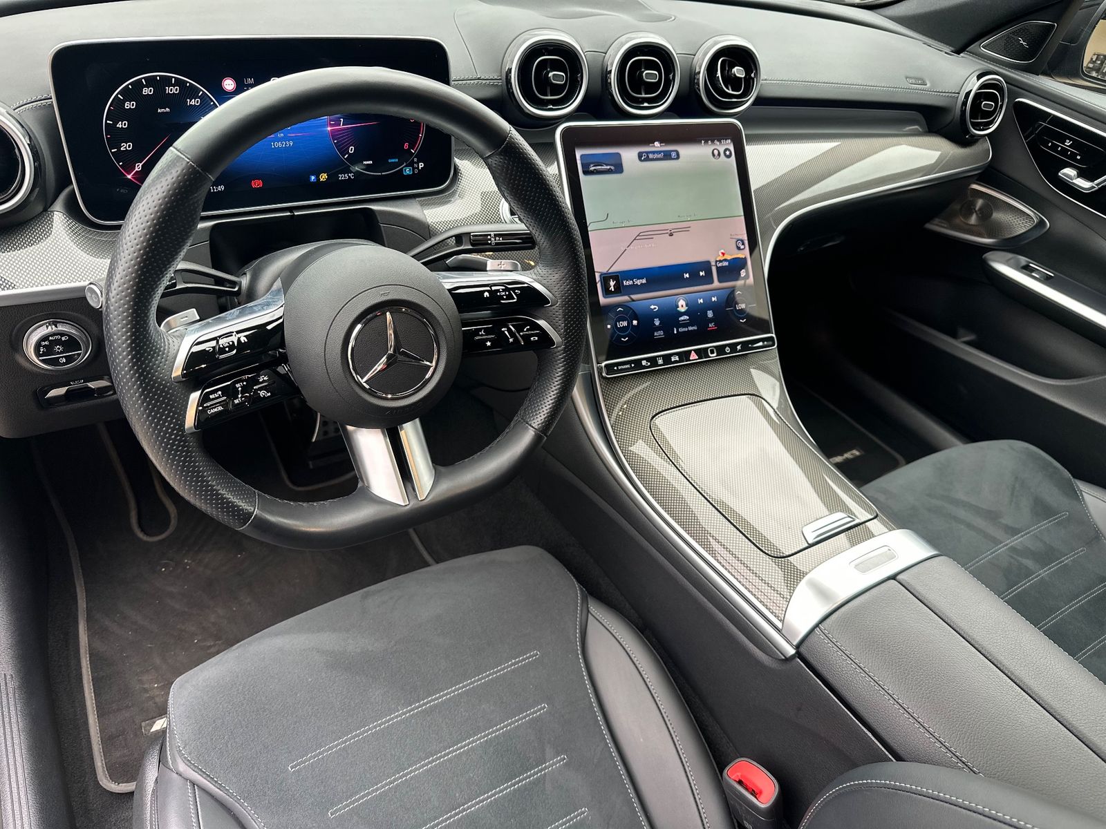 Fahrzeugabbildung Mercedes-Benz C 220d T AMG Line NAV+LED+ACC+KAMERA+PANO+STHZG