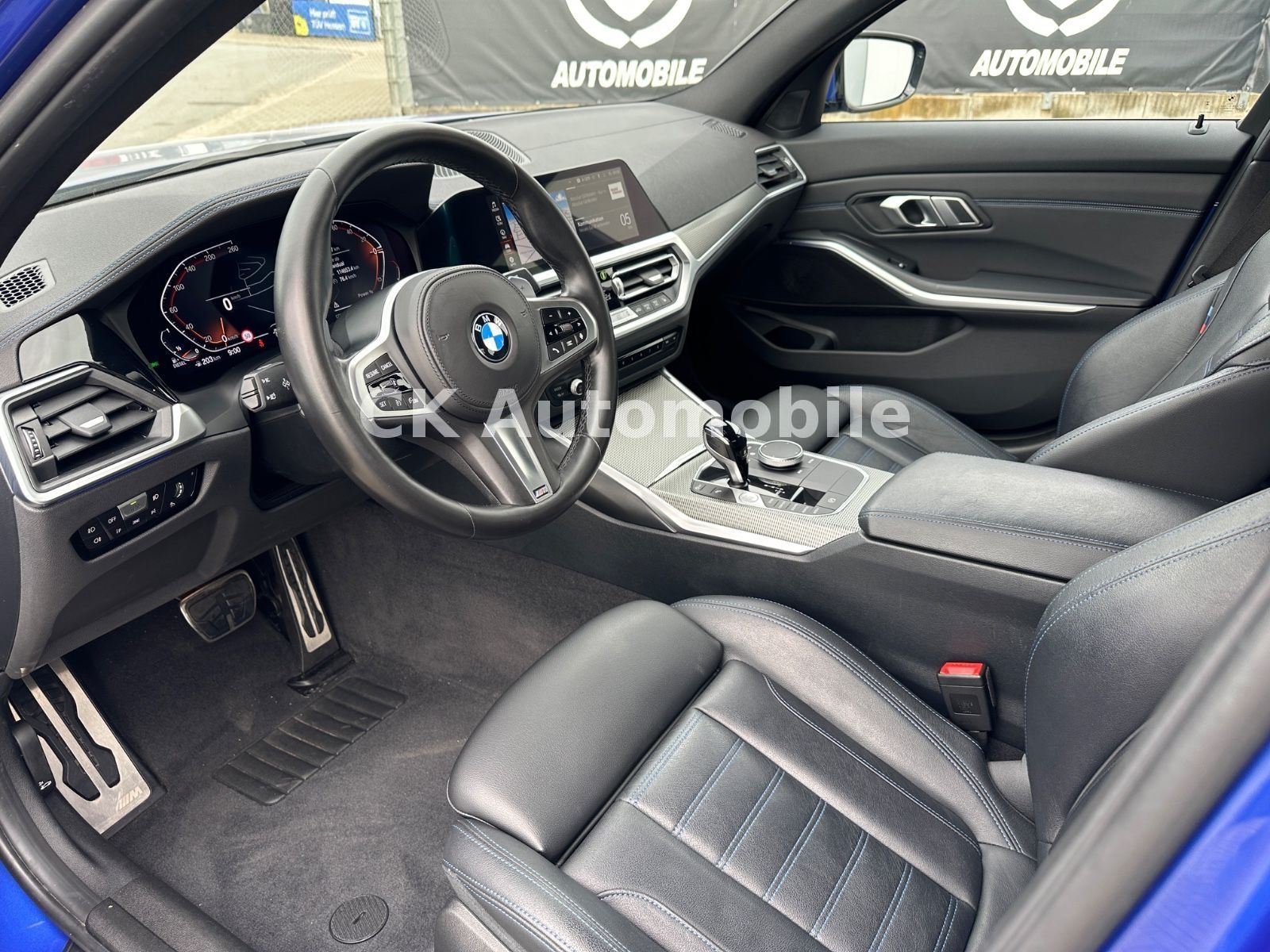 Fahrzeugabbildung BMW 330d Lim. M-Sport /Shadow-Line/Navi/Leder/LED