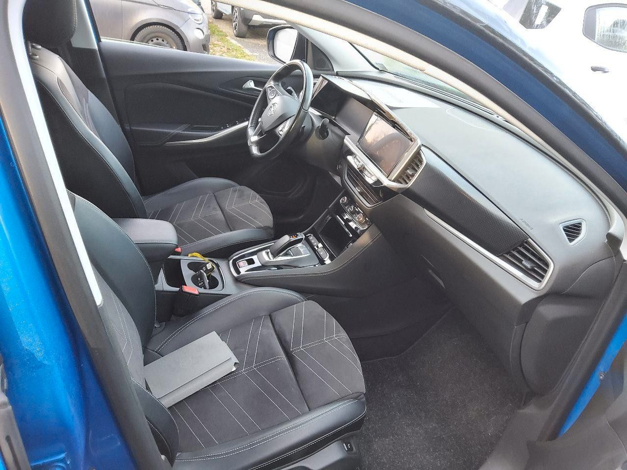 Fahrzeugabbildung Opel Grandland (X) ULTIMATE 4HYBRID NAVI/LED/360°/DAB