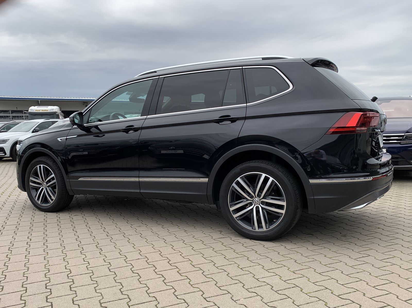 Fahrzeugabbildung Volkswagen Tiguan Allspace 2.0 TDI*Highline*4Motion*AHK*Cam