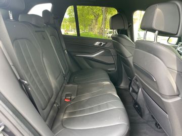 Fahrzeugabbildung BMW X5 30d xDrive M-Paket*Head-Up*HarmanKardon*ACC*