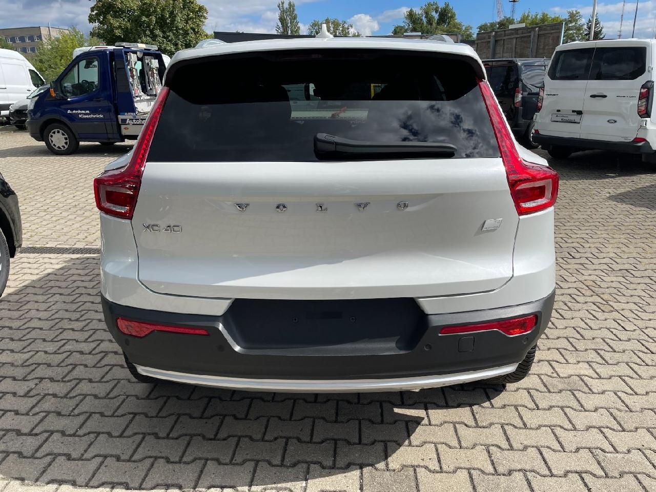 Fahrzeugabbildung Volvo XC40 Core Recharge Plug-In Hybrid 2WD