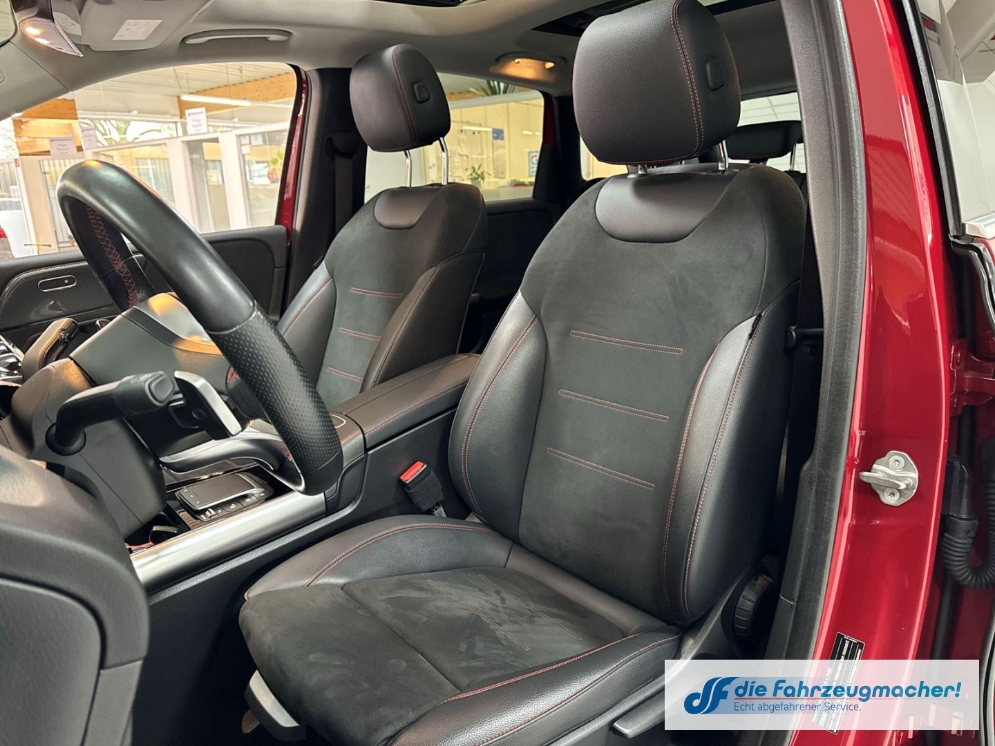 Fahrzeugabbildung Mercedes-Benz B 200 Sportpaket AHK-klappbar El. Panodach Navi