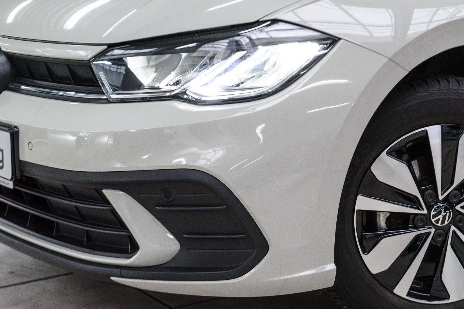 Fahrzeugabbildung Volkswagen Polo VI Move 1.0 LED+APP+BEATS+SHZ+KAMERA