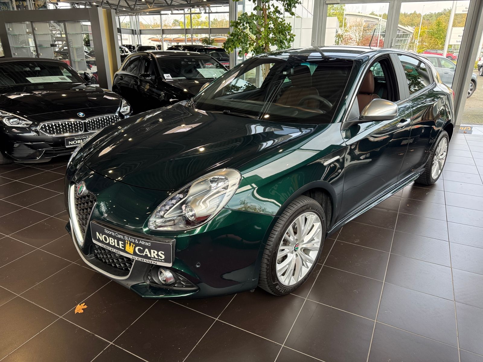 Fahrzeugabbildung Alfa Romeo Giulietta LUSSO Super XEN NAV SHZ PDC LEDER