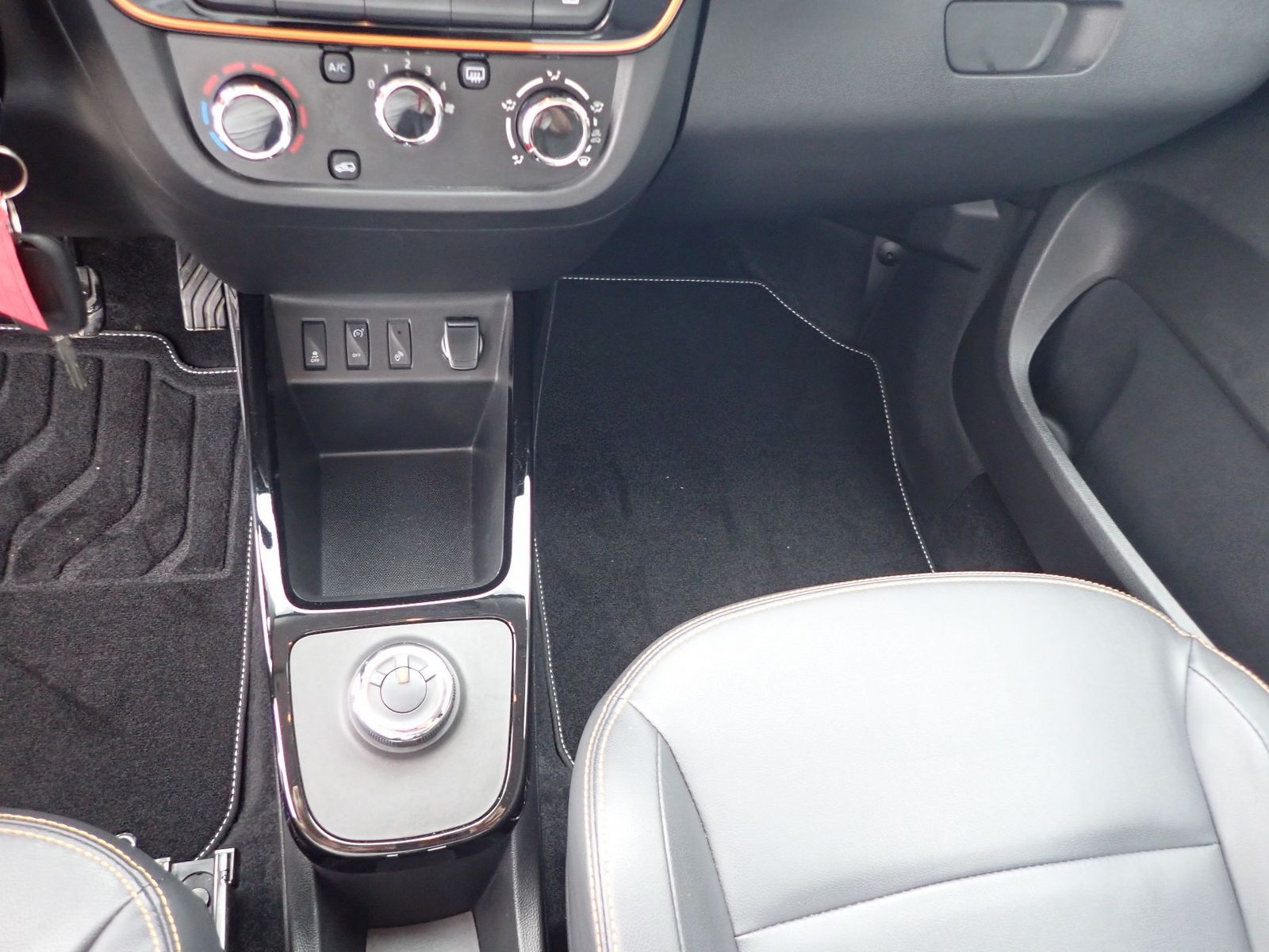 Fahrzeugabbildung Dacia Spring Electric Comfort Plus
