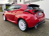 Toyota Yaris GR Convenience Autom. Keramik Armlehne WR - mit Benzin-Antrieb: mit Klimaautomatik, Armlehne