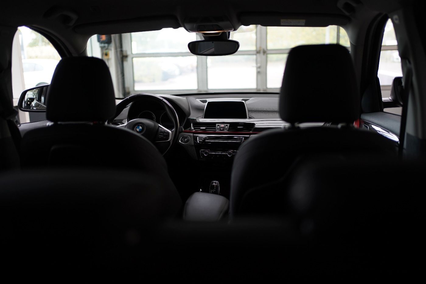 Fahrzeugabbildung BMW X1 18i Sport Line +AHK+Sportsitze+Parkassistent+