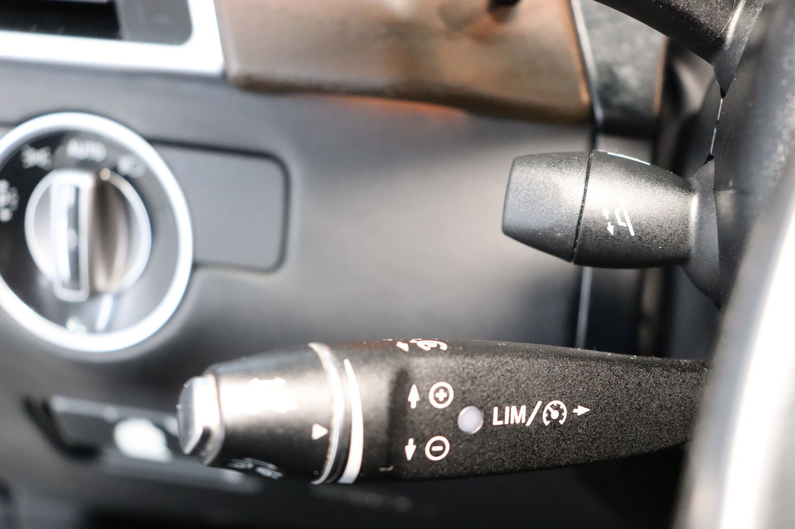 Fahrzeugabbildung Mercedes-Benz GLE 63 AMG * Fond * Offroad * DIS+ * LED HU 03.2