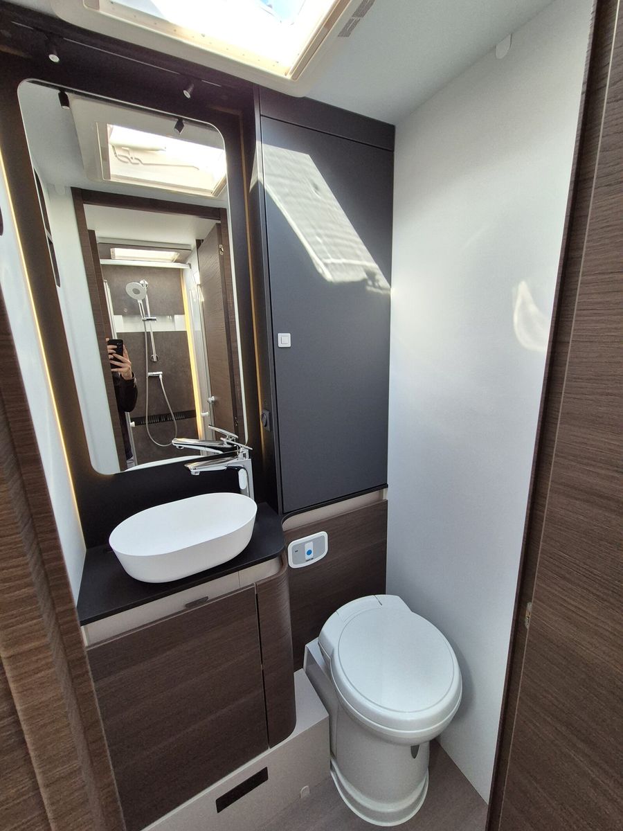 Fahrzeugabbildung Adria Sonic Supreme 700 DL Alde,LED,Backofen,Navi+RFK