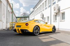 Fahrzeugabbildung Ferrari F12 Berlinetta Giallo Modena *MwSt./Scheckheft*