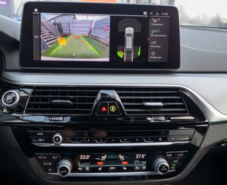 Fahrzeugabbildung BMW 520d Touring 1.HAND|H/K|LED|AHK|ACC|SHZ|LHZ|KAM.