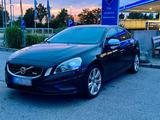 Volvo S60  2.0 Diesel  145.000 km  Bauj... - Volvo S60 mit Diesel-Antrieb: 1.6