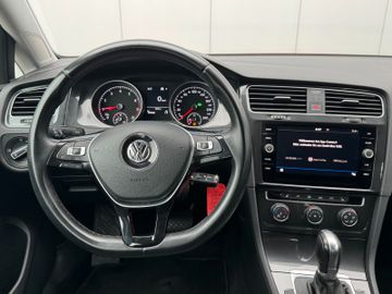 Volkswagen Golf - 6