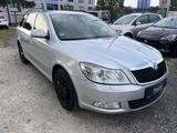 Skoda Octavia 1.4 TSI Green tec Family - Skoda Octavia aus 2012 mit Benzin-Antrieb: Kombi, 1.4