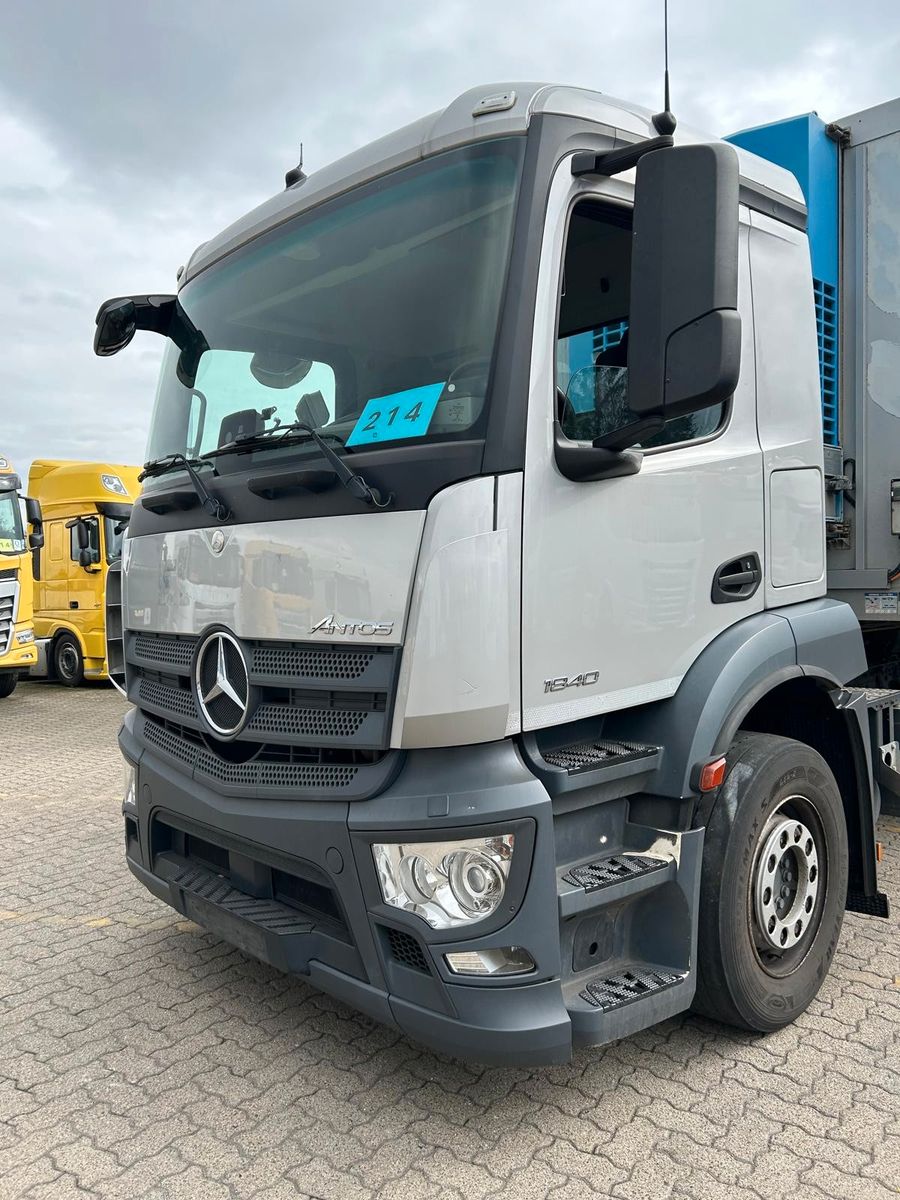 Fahrzeugabbildung Mercedes-Benz Antos 1840+Rohr Kühlauflieger