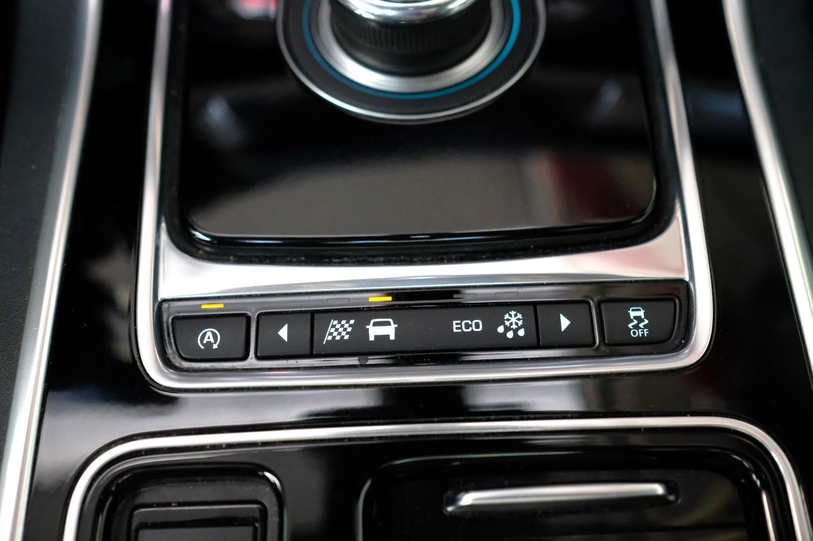 JAGUAR XF R-SPORT 300CH - HISTORIQUE ENTRETIEN COMPLET - CAMERA DE RECUL - TOIT OUVRANT - MERIDIAN