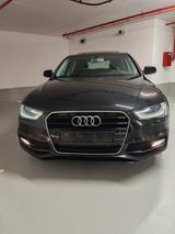 Audi A4 S line Facelift 170 PS Schiebedach Navi  - Audi A4: 170
