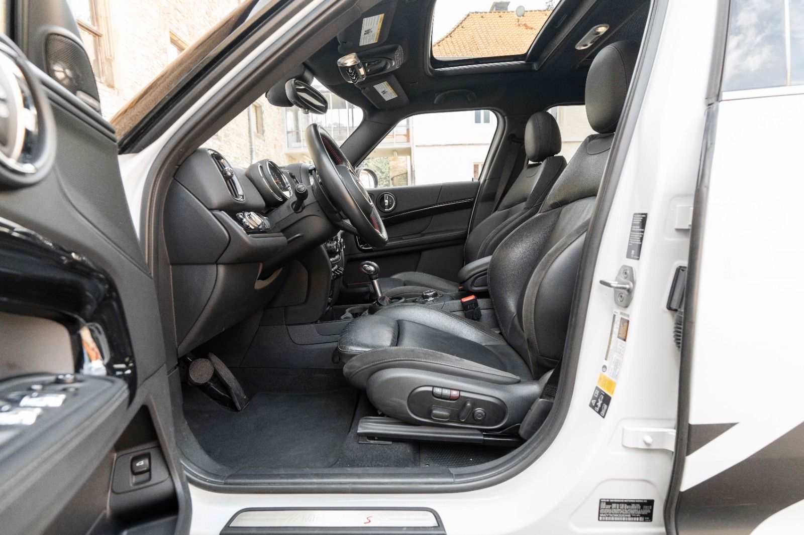 Fahrzeugabbildung MINI Cooper S Countryman ALL4 HUD H&K KAM LED PANO
