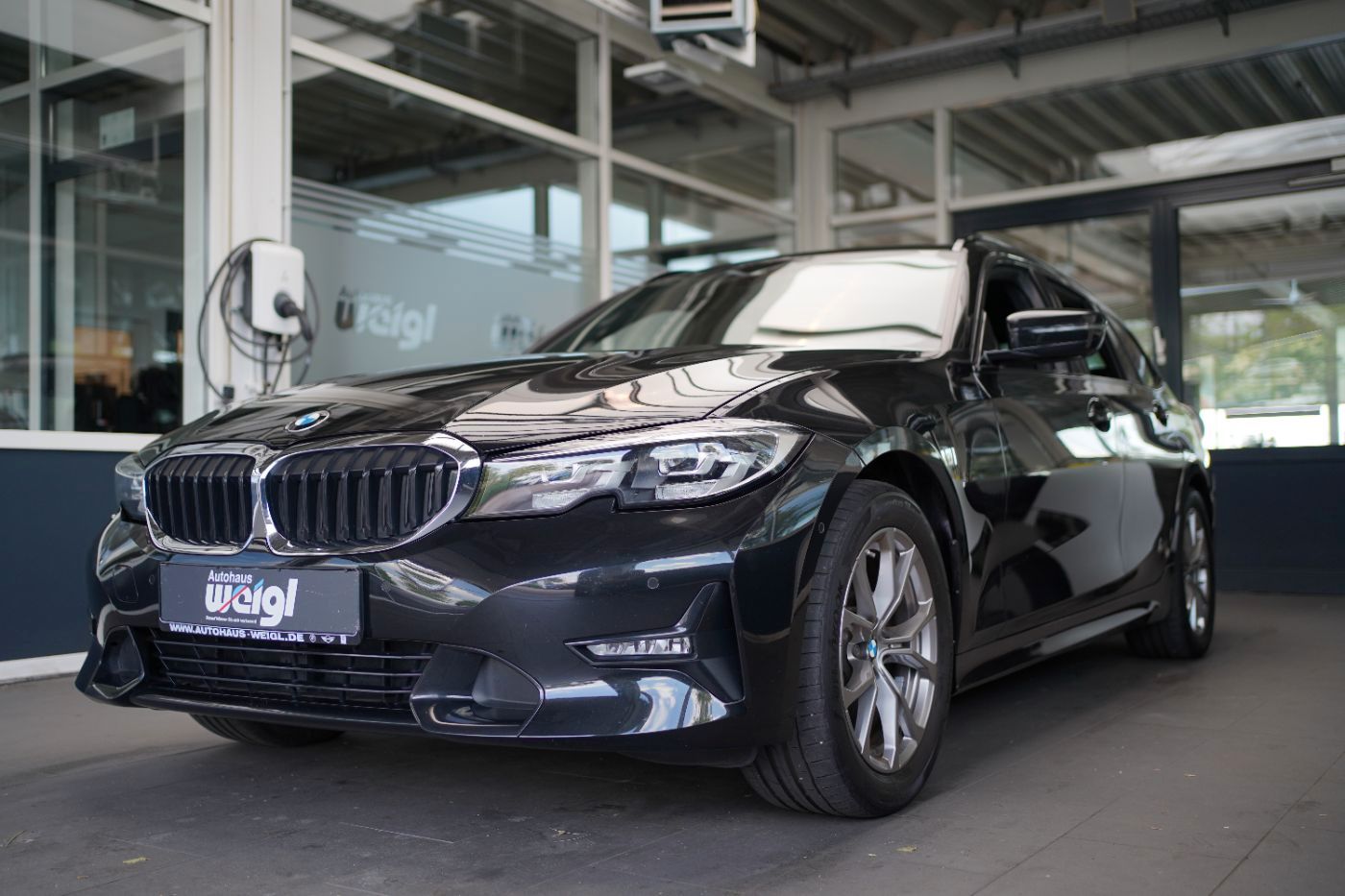 BMW 320i Sport Line ParkAssis+Komfortzug+Sitzheiz.F& foto 11