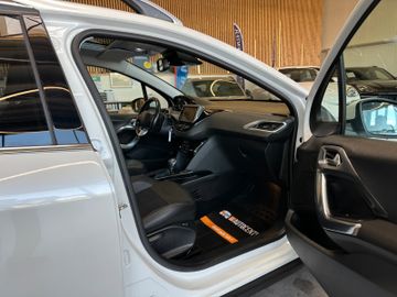Peugeot 2008 Allure *Pano*Xenon*Navi*