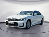 BMW 320i M Sportpaket Navi Aktive Geschw. Head Up Si - BMW 320 mit Benzin-Antrieb: Limousine, 320i M Sportpaket