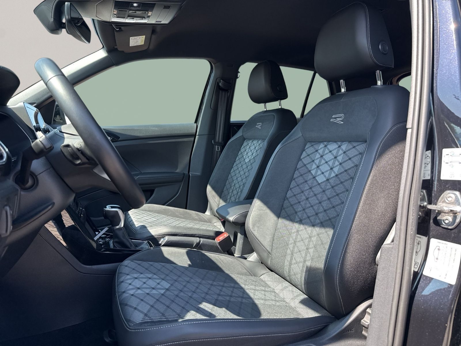 T-Cross 1.5 TSI R-Line, AHK, IQ.Drive, Navi, Key