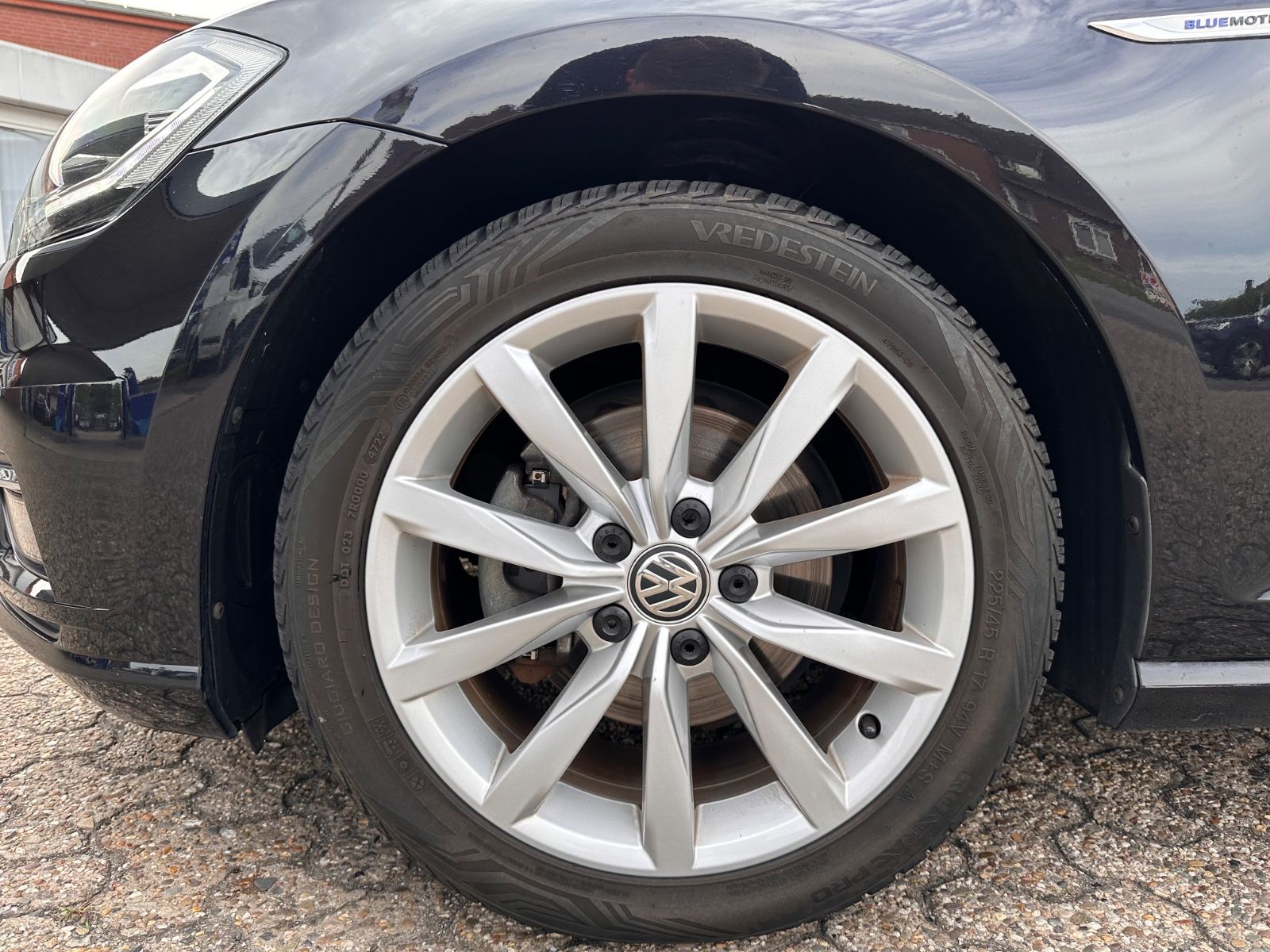 Fahrzeugabbildung Volkswagen Golf 1.5 Comfortline AHK/ACC/Pano/Navi/LED/Kamer