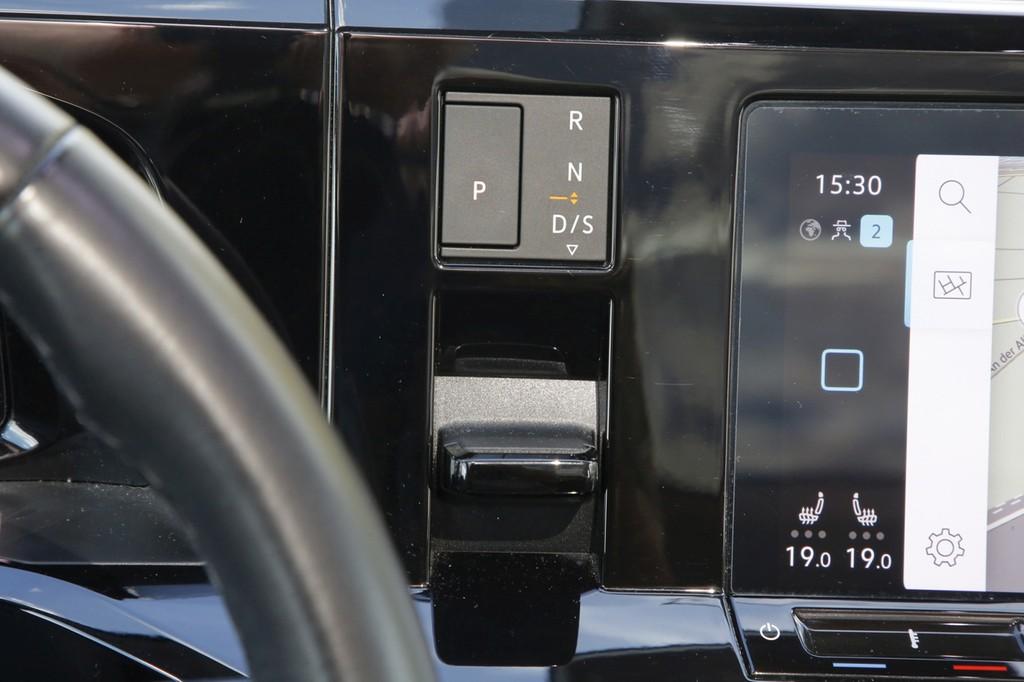 Volkswagen T7 Multivan 2.0 TDI 17" Matrix Standheizung Vis 