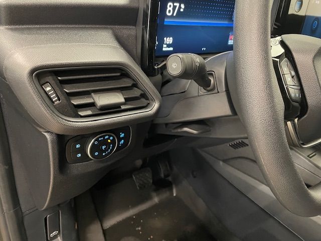 Fahrzeugabbildung Ford Transit Courier BEV Trend PDC Kamera Tempomat