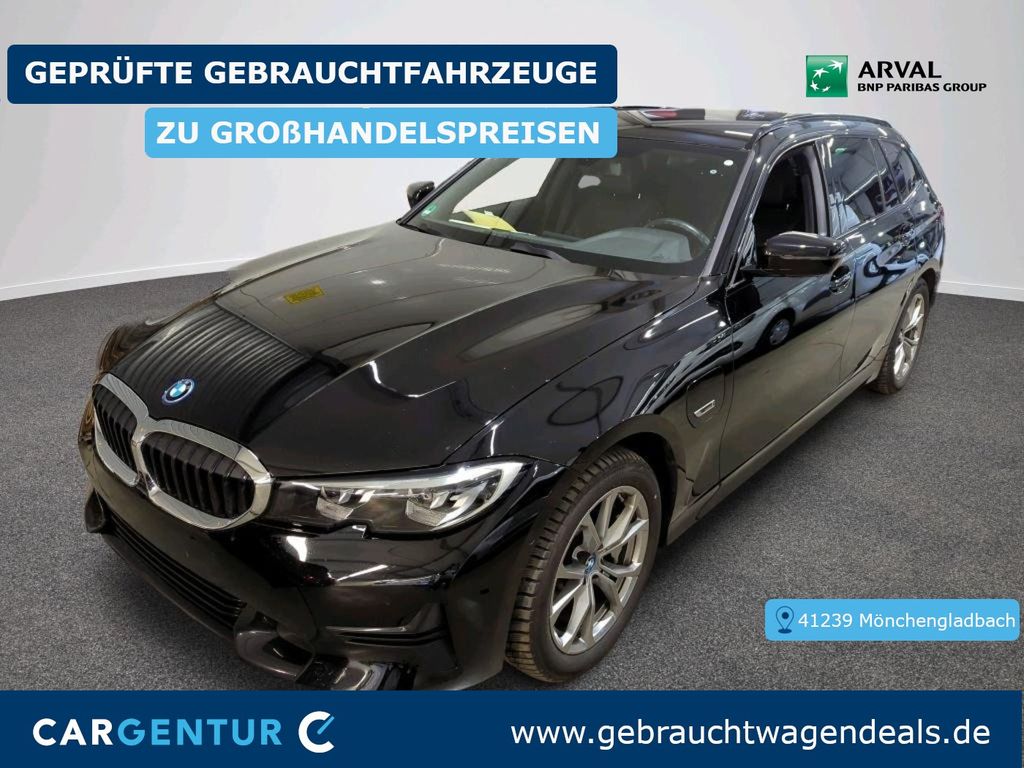 BMW 330 — hlavná fotografia