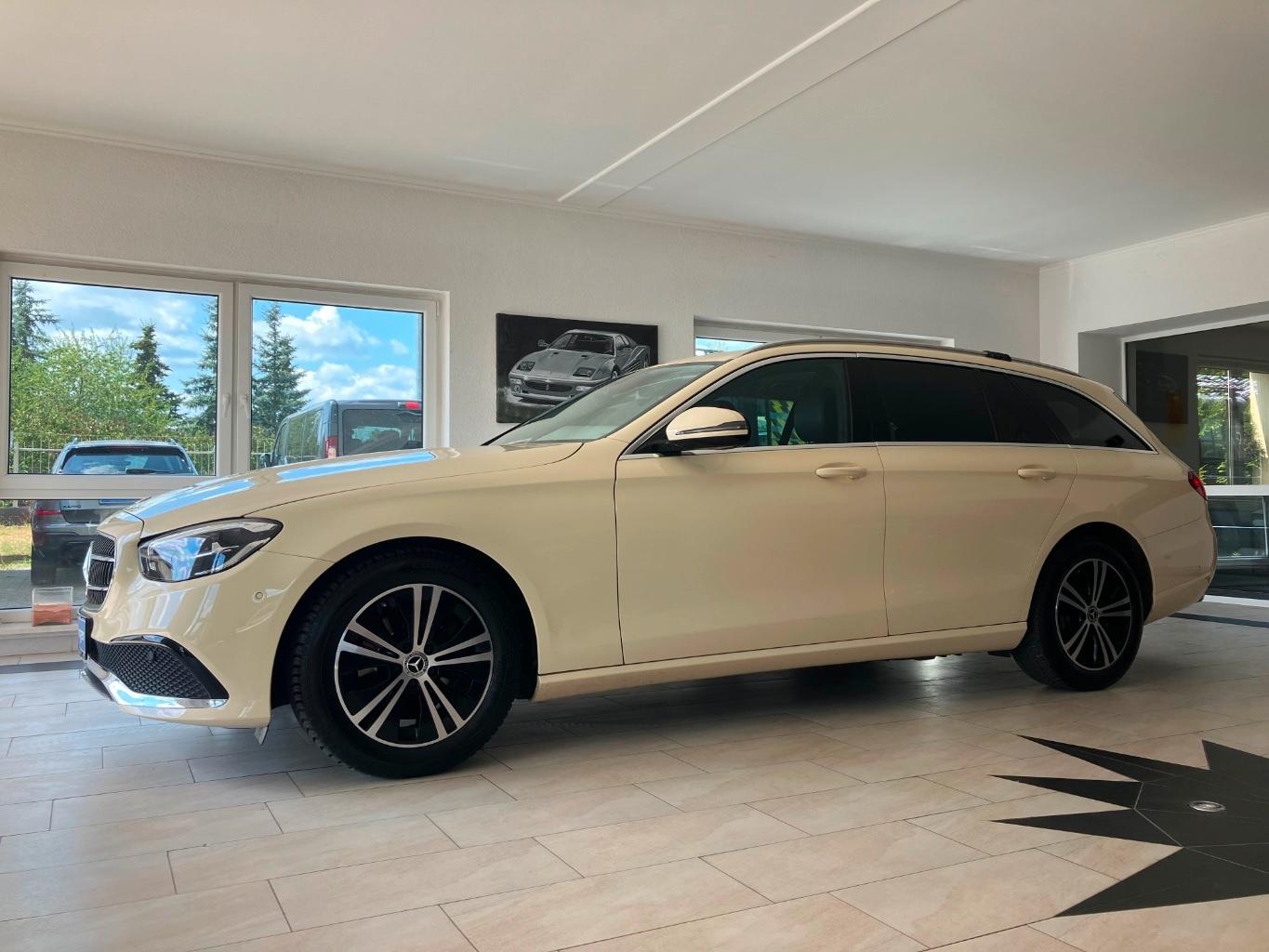 Mercedes-Benz E 220 d T 9G TAXI MBUX Navi Plus Kamera