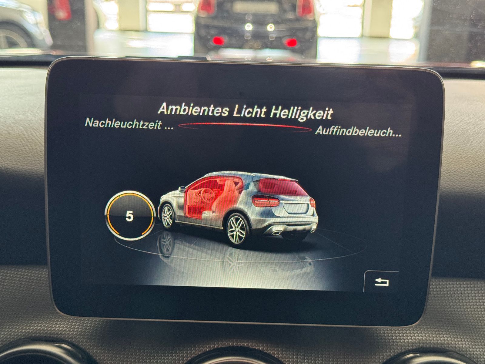 Fahrzeugabbildung Mercedes-Benz GLA 200 7G-DCT SPORTPAKET URBAN NAVI LED KAMERA