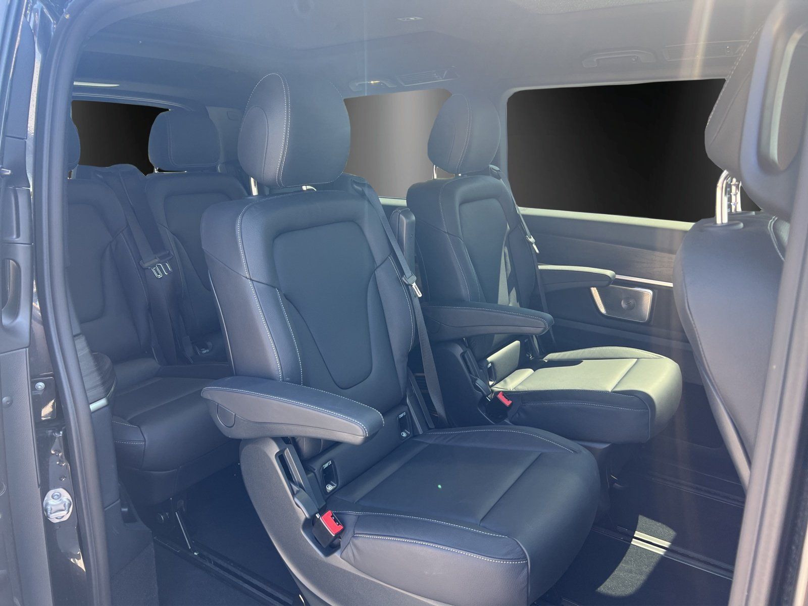 Fahrzeugabbildung Mercedes-Benz V 250 d 4M AVG/Lang AMG elHeck AHK Standhz MLED