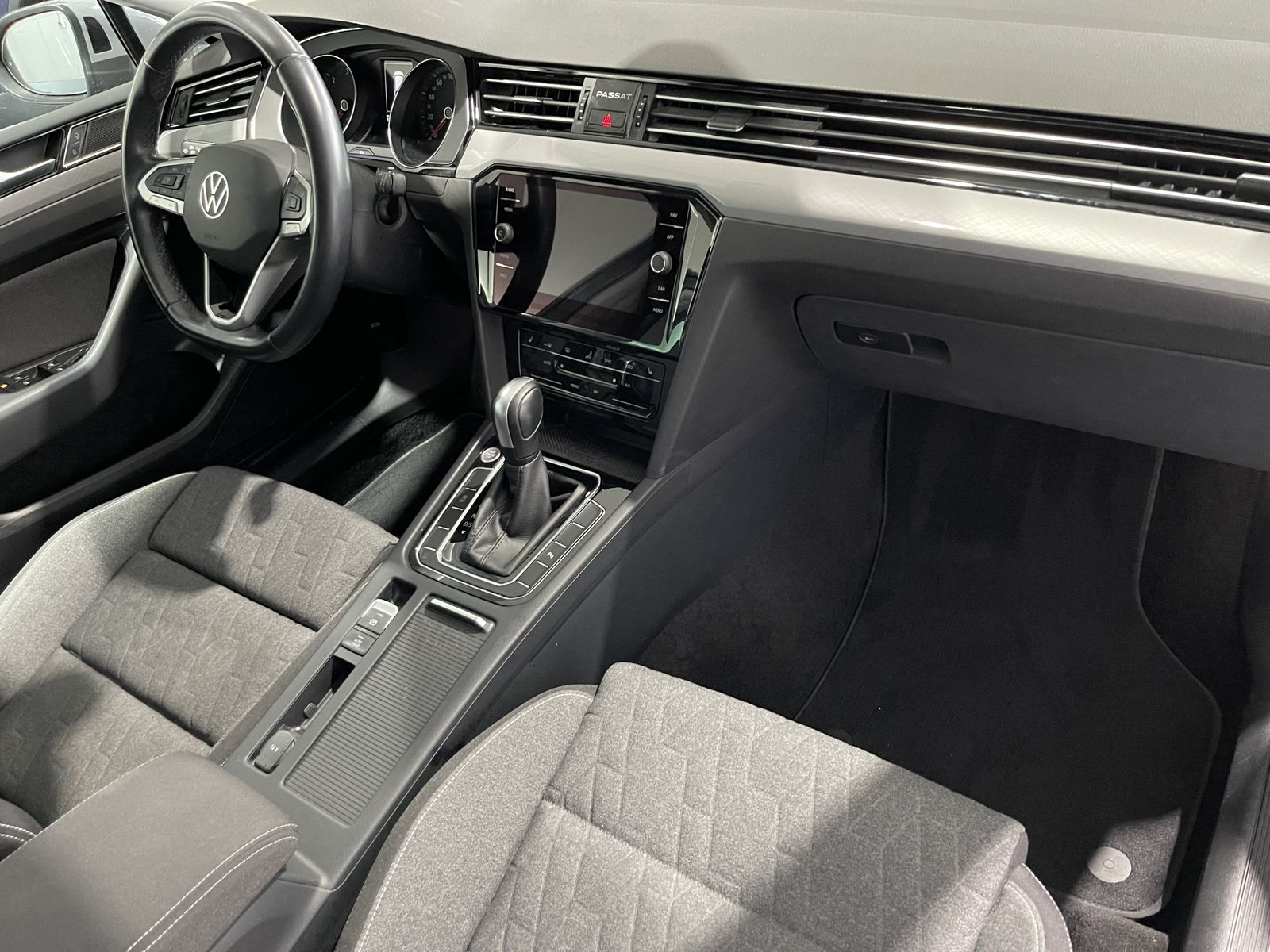 Fahrzeugabbildung Volkswagen Passat Business 2.0 TDI*LED*Cam*Navi*ACC*