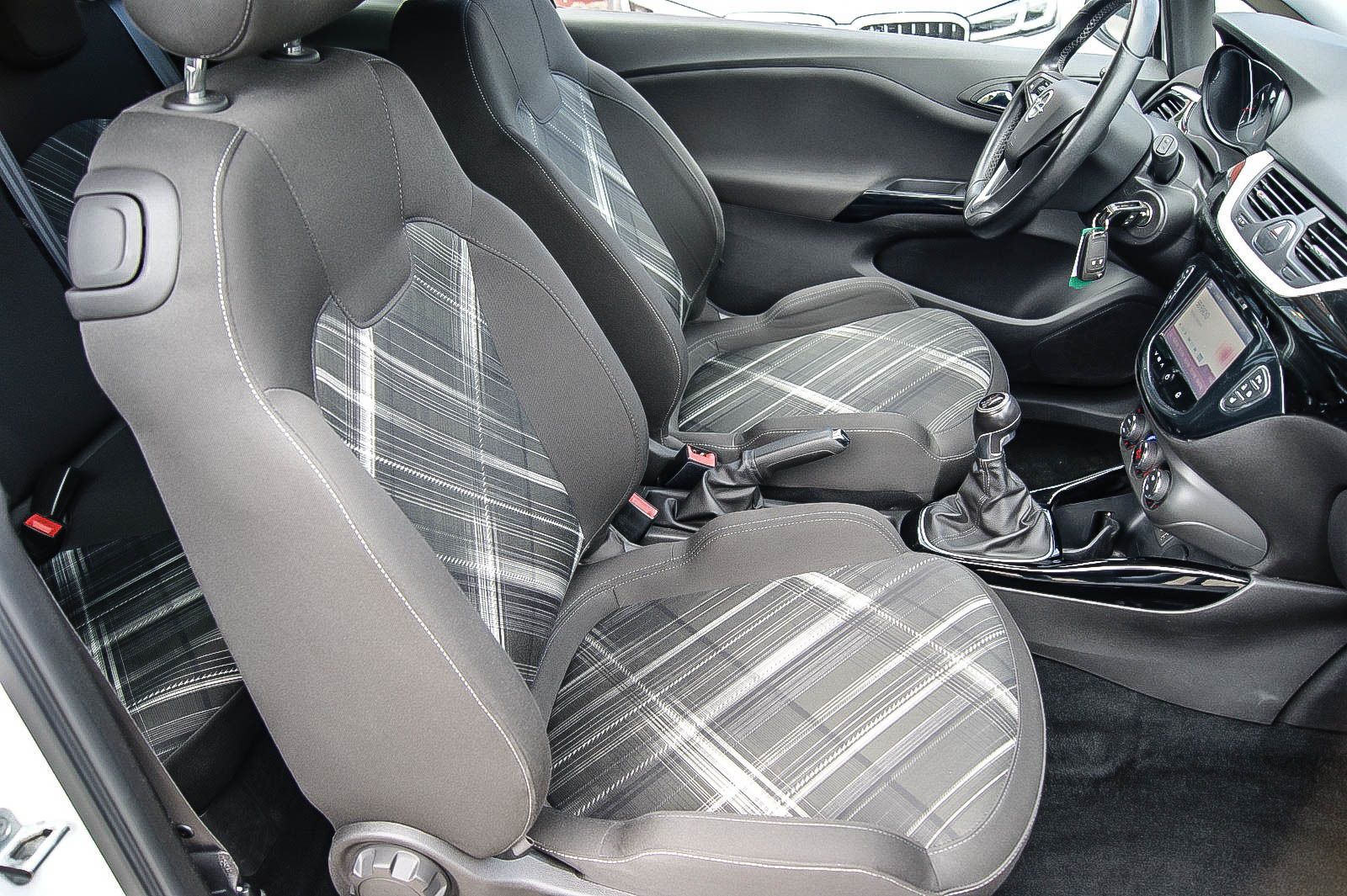 Fahrzeugabbildung Opel Corsa E 1.4 Color Edition 74kW/101PS 39tkm !!! C