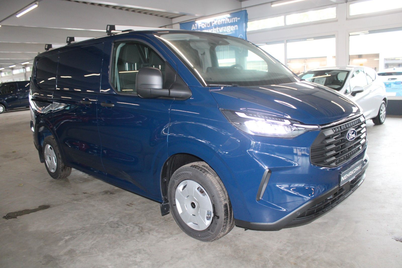 Fahrzeugabbildung Ford Transit Custom TREND L1 Kasten AHK + DACHTRÄGER